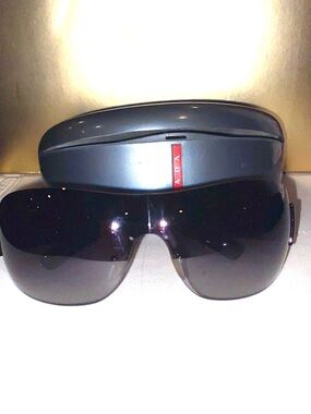 Ada Black Shield Sunglasses with Gray Case